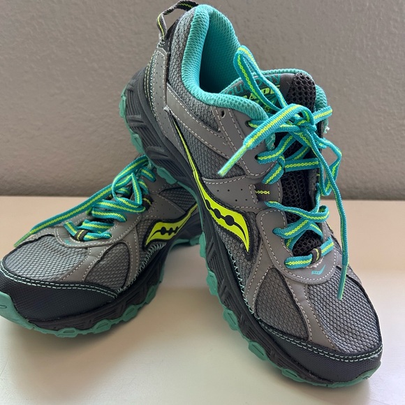 Hiking Shoes Saucony Escape Ta Salomon Aero Glide Cockatoo